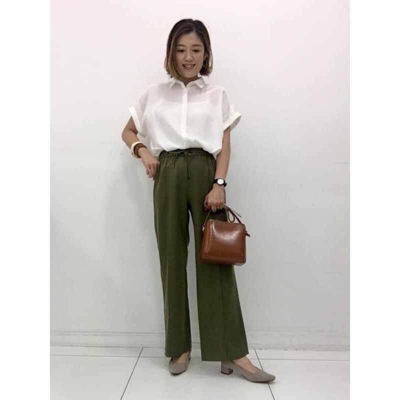 Áo sơ mi GU chất rayon ít nhăn