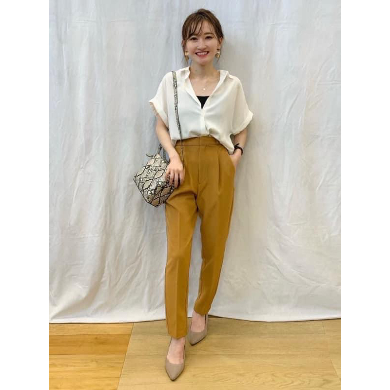 Áo sơ mi GU chất rayon ít nhăn