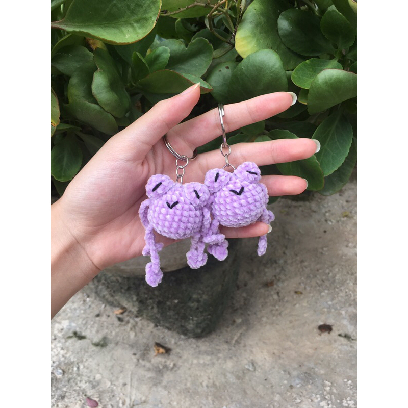 Móc khoá ếch cảm xúc bằng len handmade