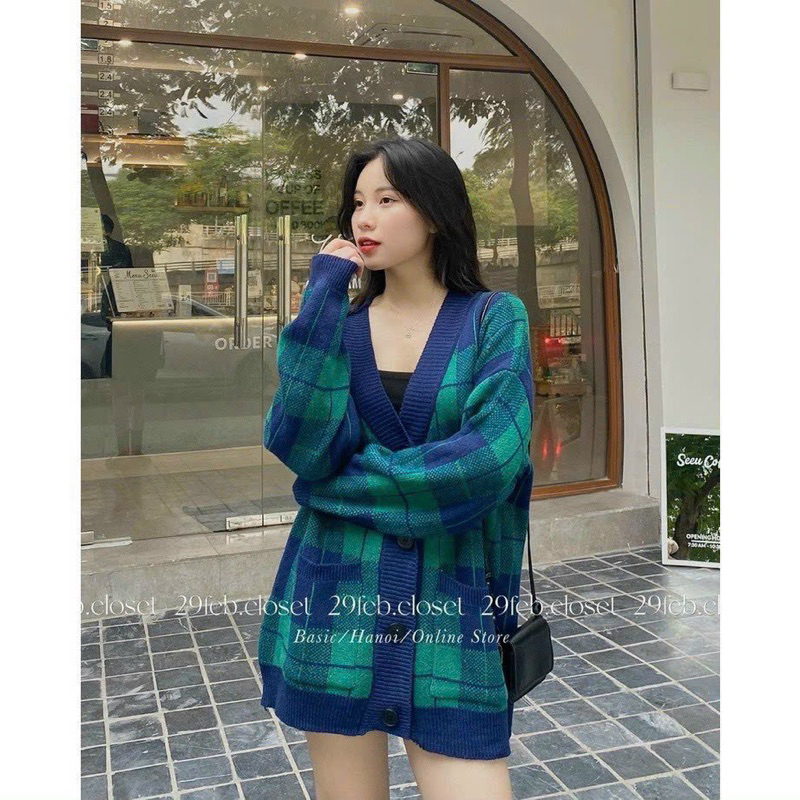Áo khoác len cardigan hoạ tiết kẻ ô khuy cài túi hai bên dáng rộng A208