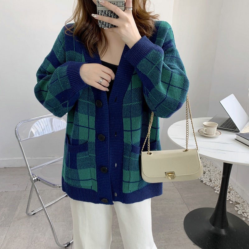 Áo khoác len cardigan hoạ tiết kẻ ô khuy cài túi hai bên dáng rộng A208
