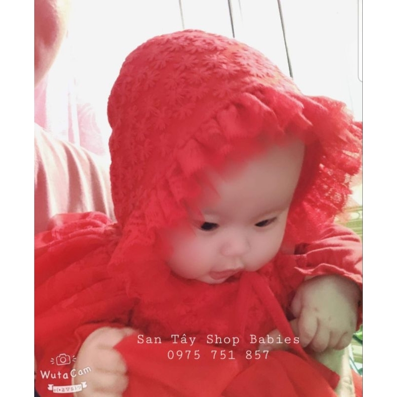 Váy ren kèm mũ trắng điệu đà cho bé