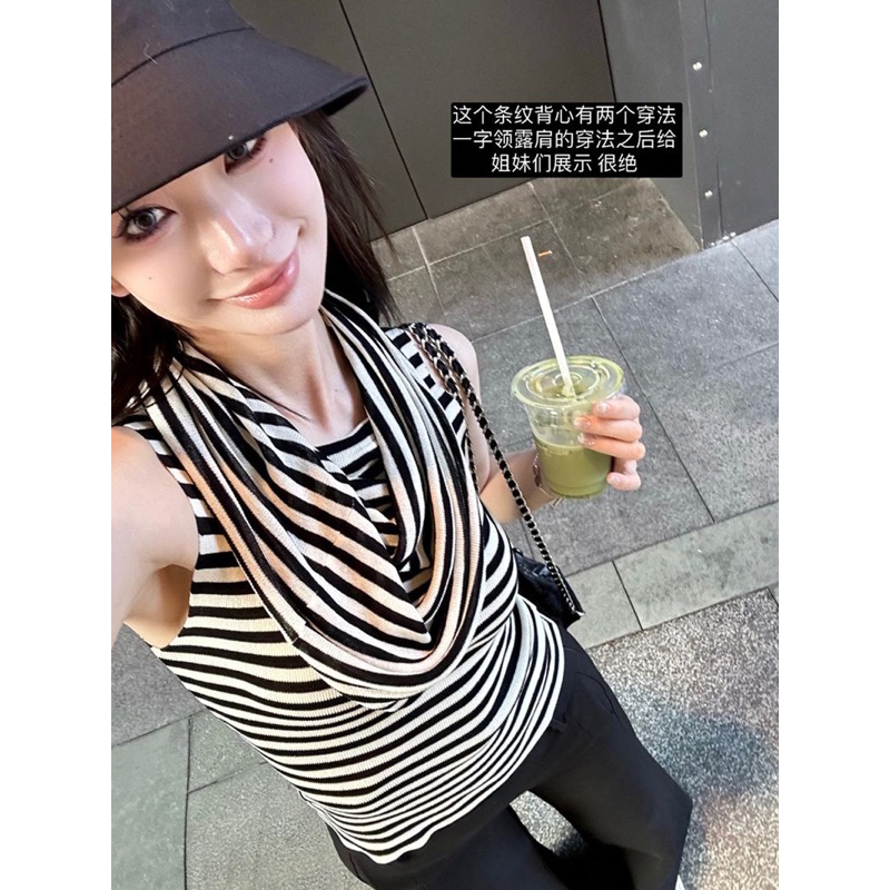 Áo thun tay ngắn hở vai hoạ tiết kẻ sọc hè 2023