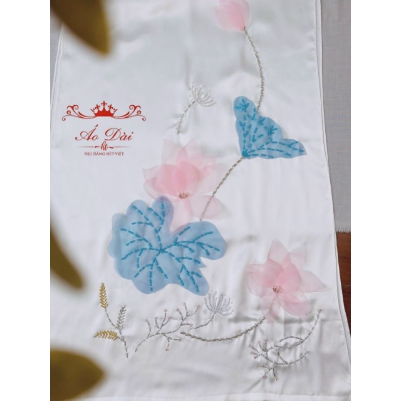 Áo dài sen vải lụa hoa hồng tôn dáng