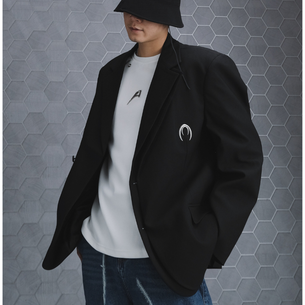 Áo Blazer Đen Đêm Vai GUF Sản Xuất Tại Quảng Châu