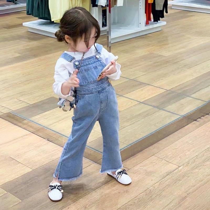 Set áo trắng quần yếm jeans nơ lưng cho bé gái 9-28kg