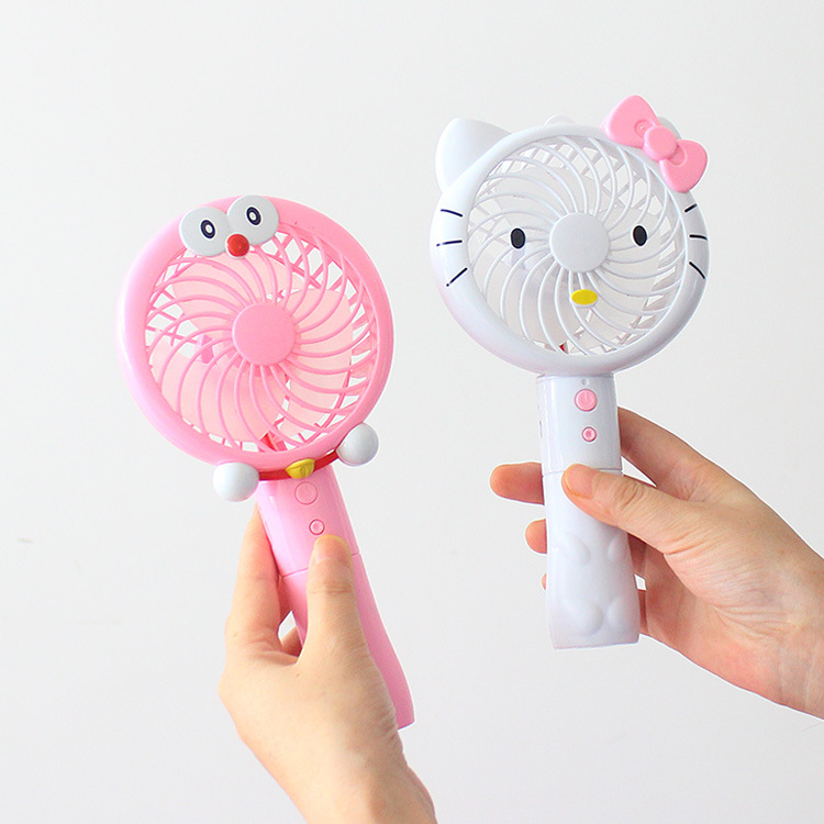 Quạt mini quạt cầm tay dùng sạc hình doraemon hello kitty