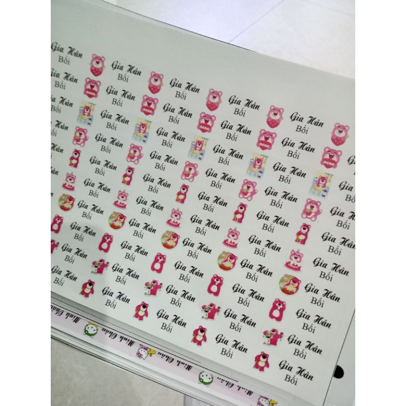 220 tem/sticker tên bé,NHỰA CHỐNG NƯỚC,dán hộp sữa,đồ chơi- in theo yêu cầu