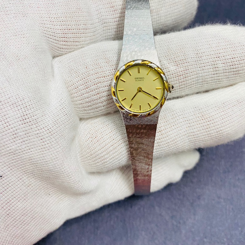 Đồng hồ nữ Seiko , mặt cực độc đáo, size 20mm, dây khóa zin thép không rỉ, độ mới cao 95%, cam kết hàng si chính hãng