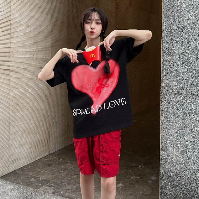 Áo Thun Tay Lỡ Unisex FUNT SPREAD LOVE BLACK