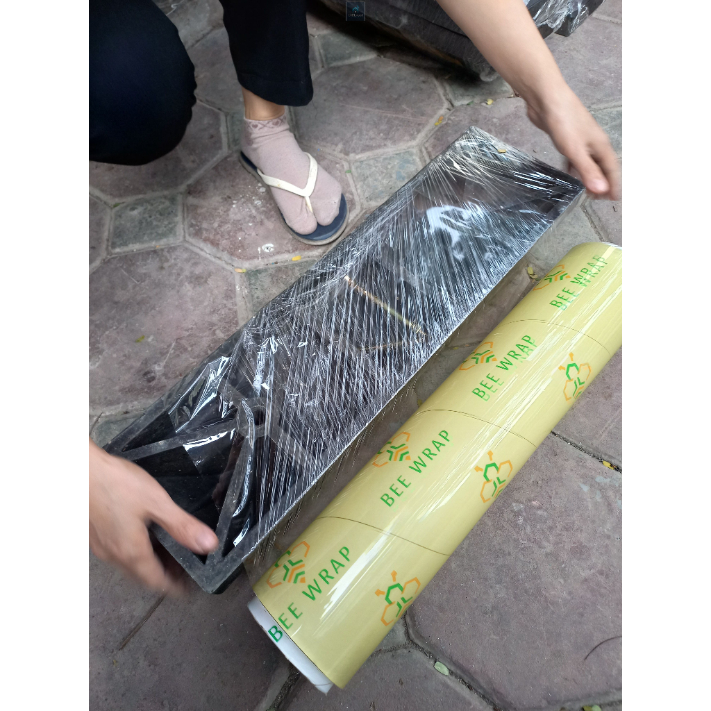 Chặn lùi sau xe 550x155x90mm. Chặn bánh xe kích thước dài 550mm x rộng 155mm x cao 90mm + Phụ kiện lắp đặt