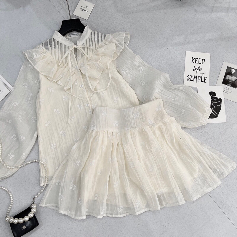 Set 2 món bèo ren hoa nhí tiểu thư , Áo sơ mi bèo nữ kèm chân váy /Jennycloset