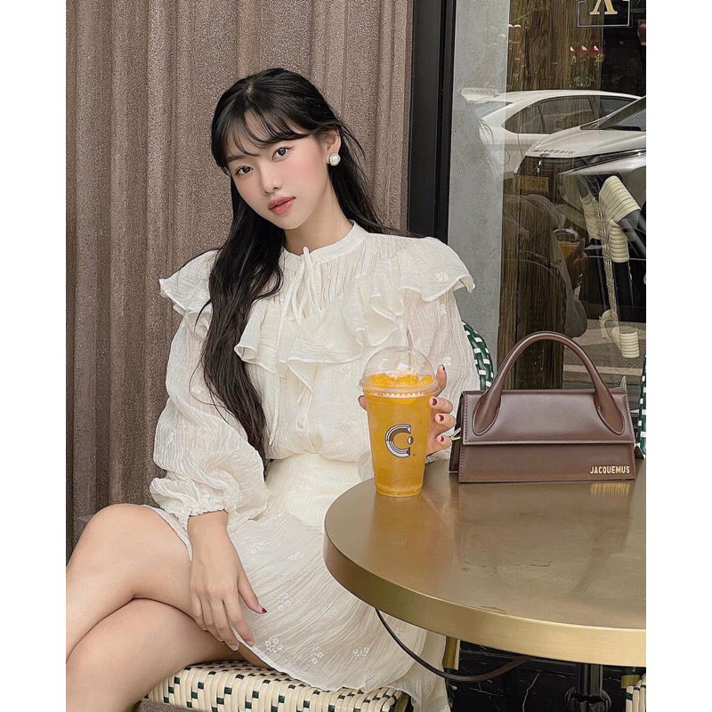 Set 2 món bèo ren hoa nhí tiểu thư , Áo sơ mi bèo nữ kèm chân váy /Jennycloset