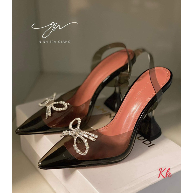 Sandal mica nơ nhí về màu trong và màu đen siêu xinh, gót loe 10cm tôn dáng. Hàng quảng châu cao
