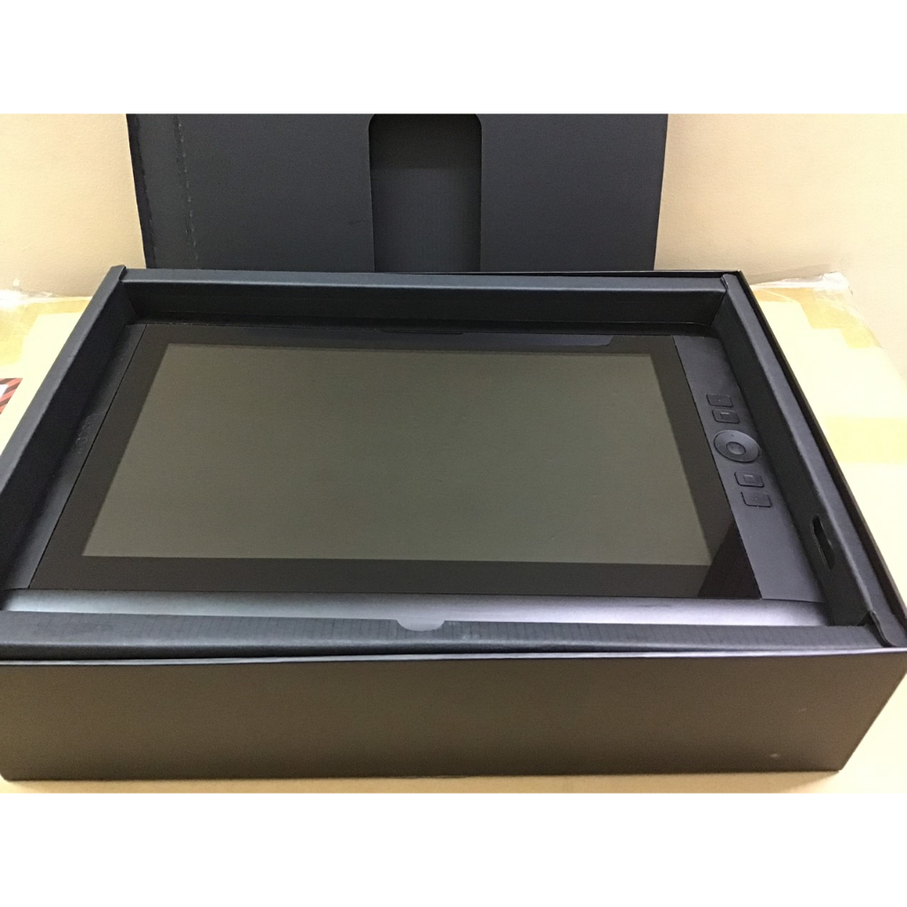 Bảng vẽ wacom cintiq 13 dtk-1300 dtk-1301