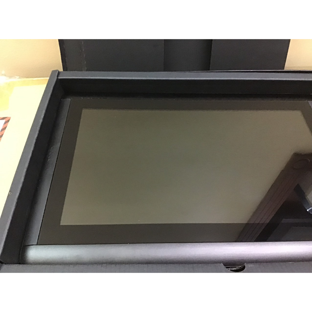 Bảng vẽ wacom cintiq 13 dtk-1300 dtk-1301