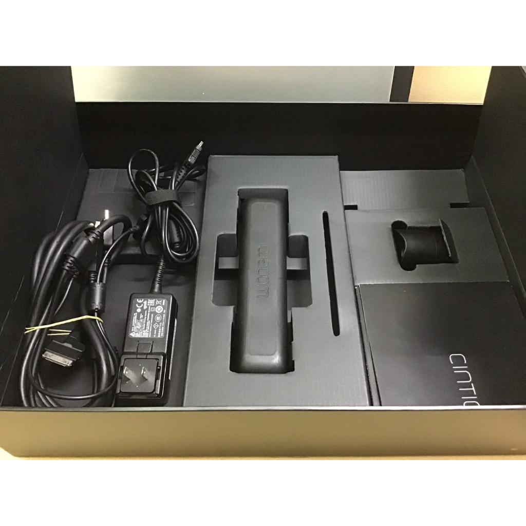 Bảng vẽ wacom cintiq 13 dtk-1300 dtk-1301