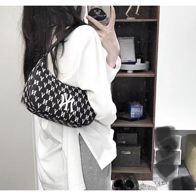 Túi Kẹp Nách Da In Chìm MLB Mẫu SIÊU HOT 2 Màu - Túi Kẹp Nách Họa Tiết Thêu Chữ NY Cao Cấp Mẫu Mới