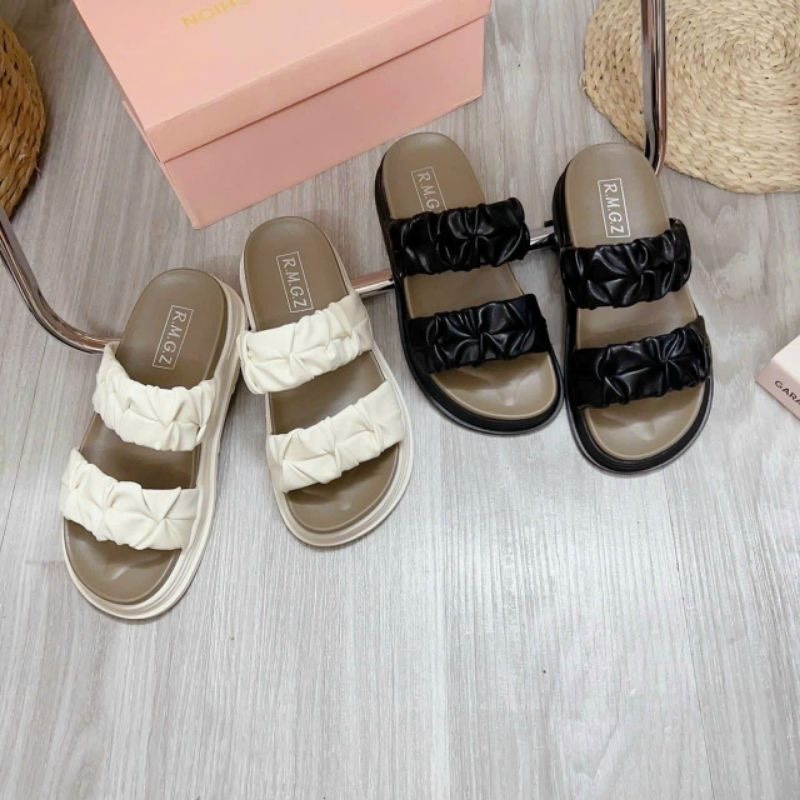 Dép lê da mịn đế bằng cao quai nhún 2 bản to - 3P