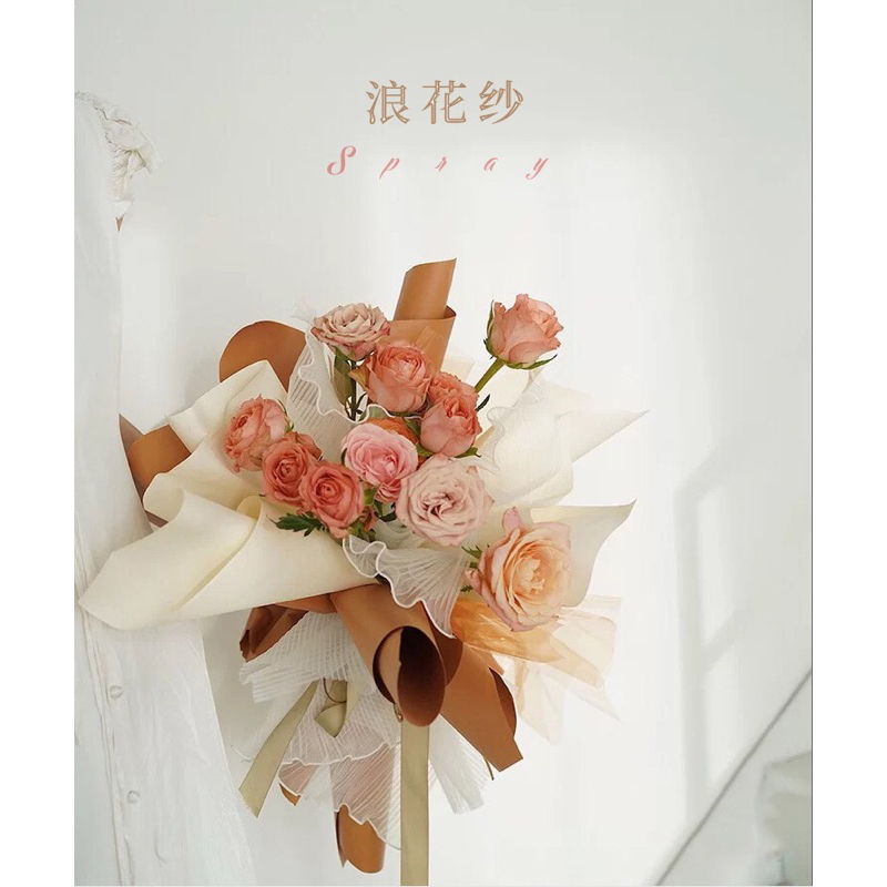 Cuộn vải voan dùng để gói hoa