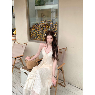 Đầm Công Chúa Vintage Cổ Yếm Kết Ngọc Thắt nơ Lưng Kiều Diễm