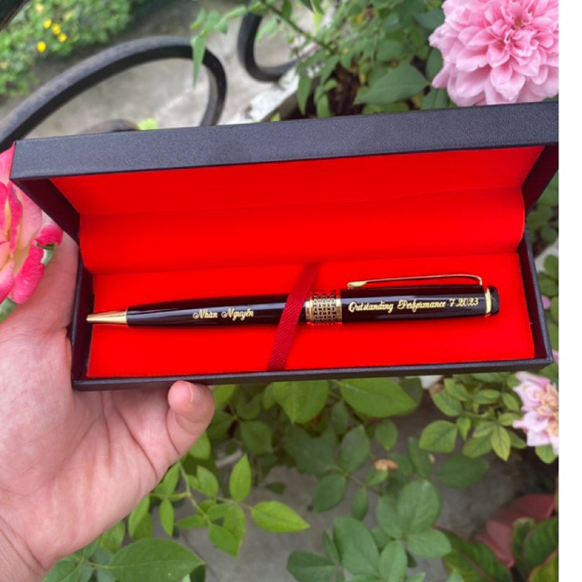 Bút xoay khắc tên - quà tặng văn phòng, doanh nghiệp, thầy cô giáo