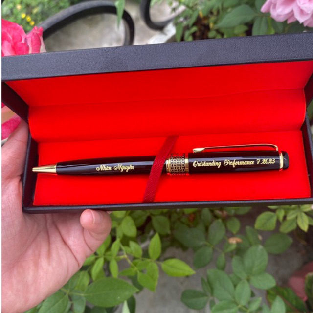 Bút xoay khắc tên - quà tặng văn phòng, doanh nghiệp, thầy cô giáo