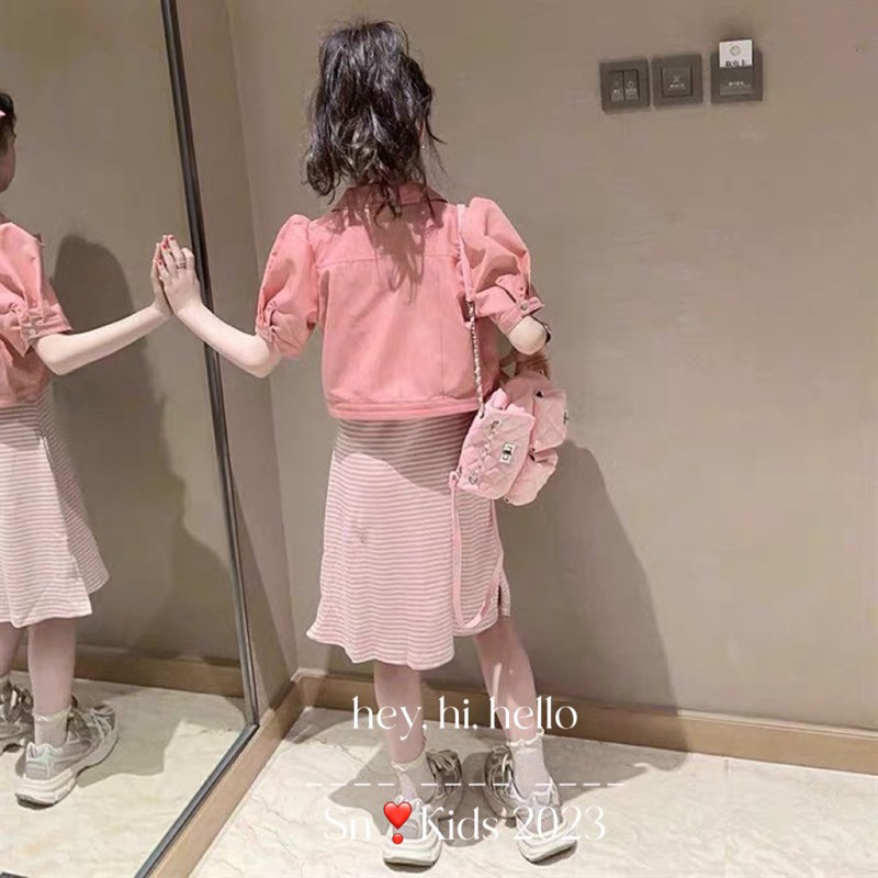 Set kẻ hồng 2in1 váy kèm khoác bé gái