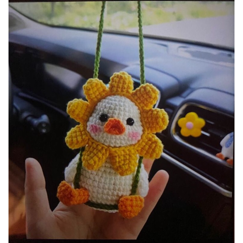 Giỏ hoa len treo xe oto