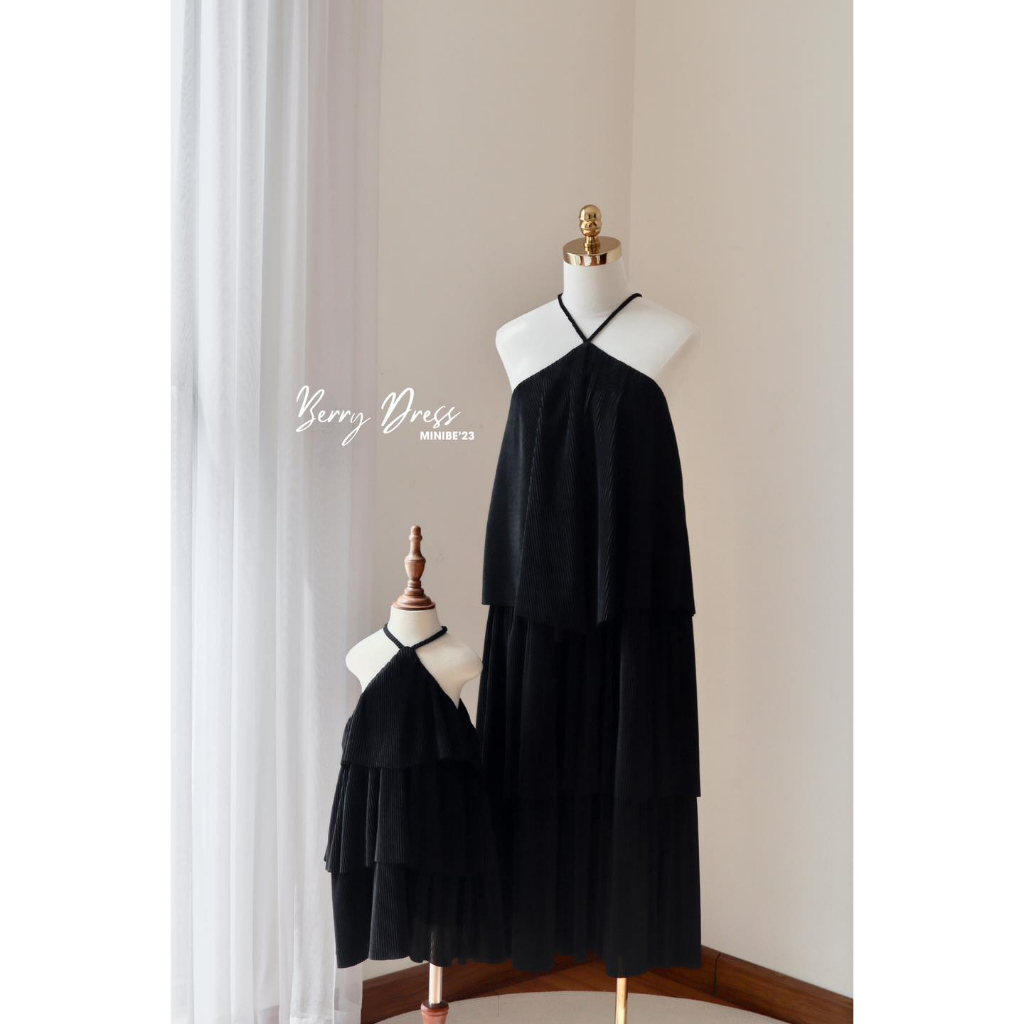 Váy cổ yếm nhiều tầng dáng xuông dài maxi cho mẹ và bé từ 12m - 6y chất liệu dập li - Berry Dress by Minibe
