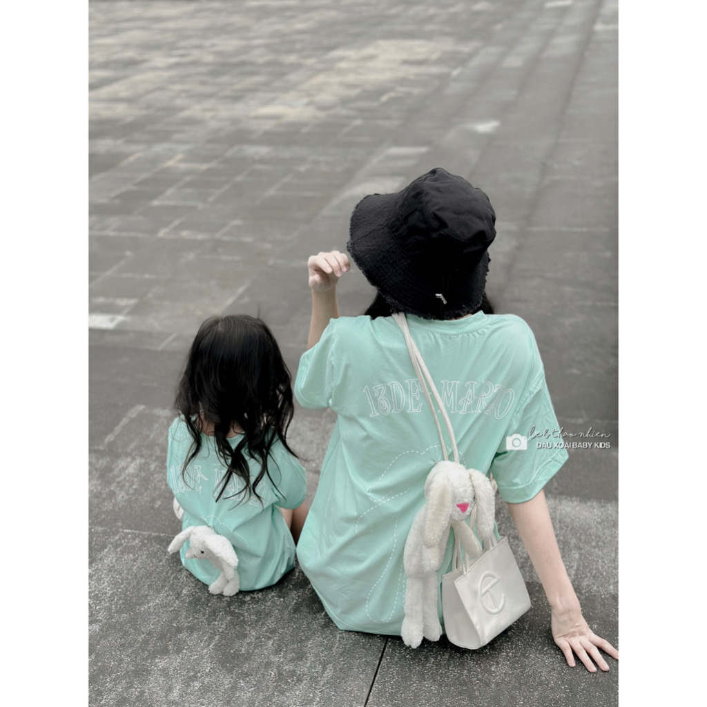 Áo thun gia đình gấu 13 demarzo tặng kèm thỏ trắng cho bé, áo phông trẻ em unisex dáng rộng - Winni Kids