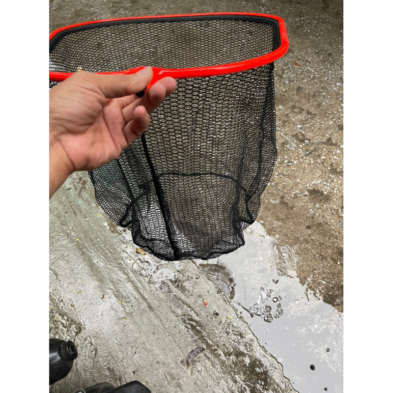 Vành vợt carbon cao cấp  Liền khối  Kích thước vành =50cm  Chiều sâu =50cm Mắt lưới thưa  Chuyên dùng săn hàng và chép