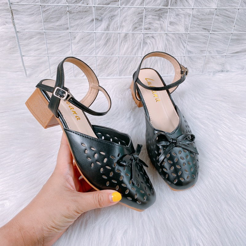 Sandal nữ gót vuông da mềm đế êm thời trang