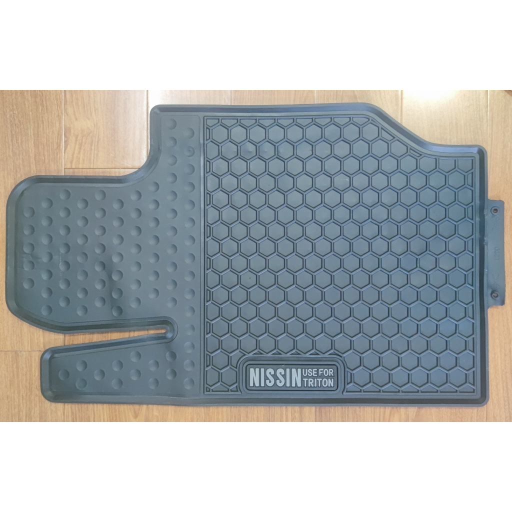 Thảm Lót Sàn Mitsubishi Triton bộ 2 hàng ghế nguyên khối cho xe thương hiệu Nissin