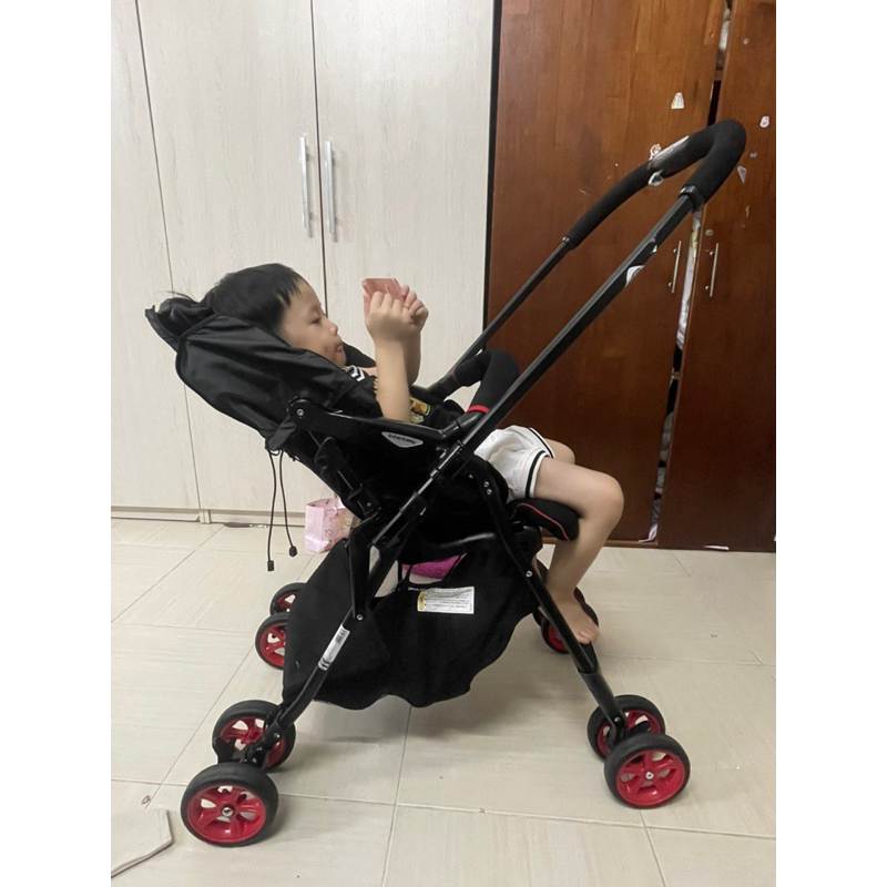 Xe đẩy thanh lý cho bé iifnantasy của Combi 2 chiều - siêu nhẹ mới 90%