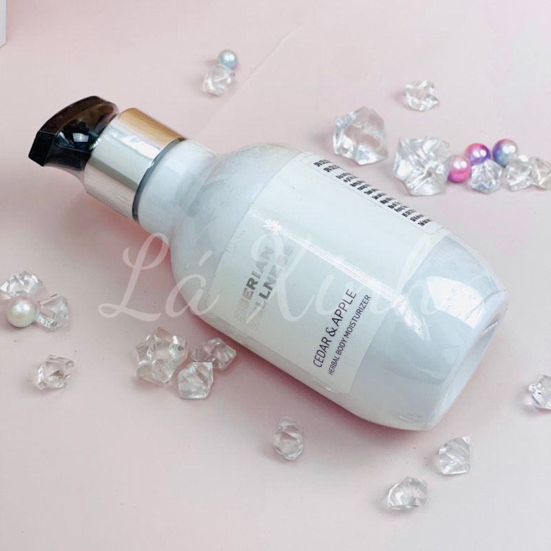 Sữa dưỡng ẩm Hạt thông xắt & táo Spa Collection Cedar & Apple Herbal Body Moisturize 250ml