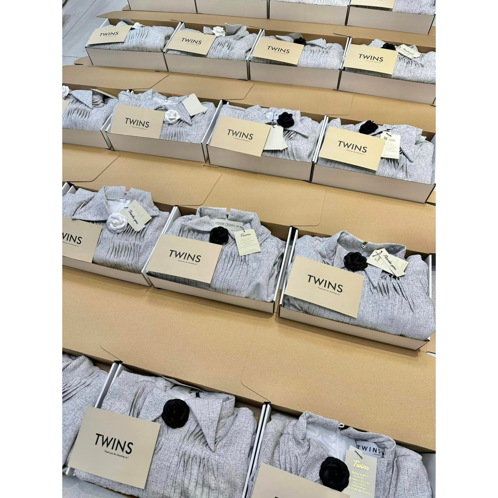 Hoa Trà cài áo made by Twins