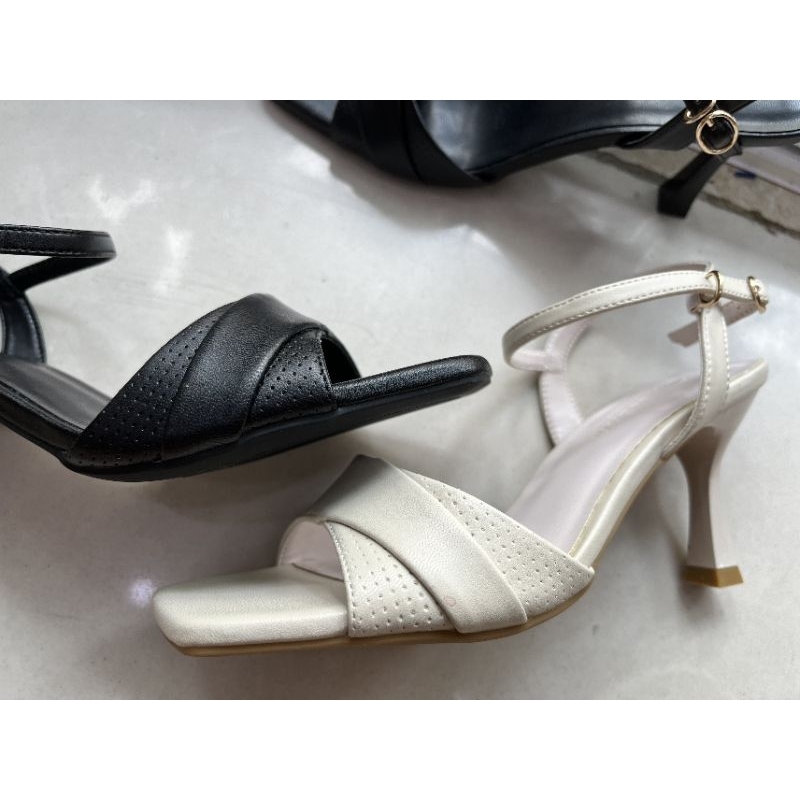 Sandal cao gót