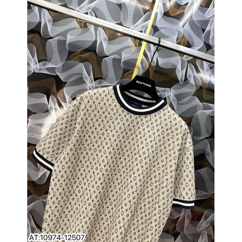 Áo thun bo chun dệt hình lv mono gram phong cách boy phố vải cotton dày dặn