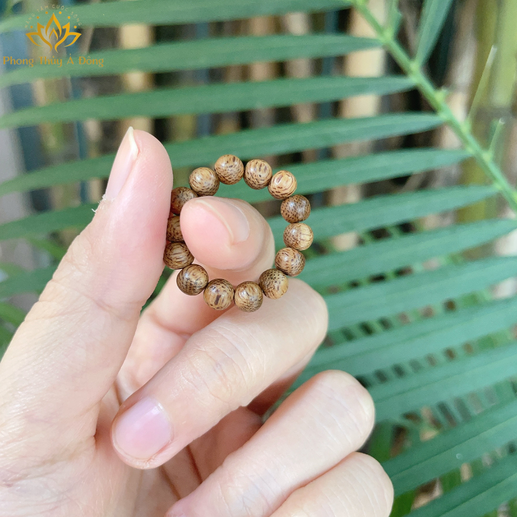 Nhẫn Trầm Hương Size 4 Li Mùi Thơm Dịu Nhẹ - Trang sức Không Thể Thiếu Cho Chị Em Phụ Nữ.