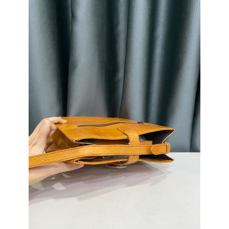 Túi si dáng độc lạ nhập Nhật da bò dập vân đà điểu