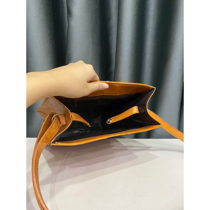 Túi si dáng độc lạ nhập Nhật da bò dập vân đà điểu