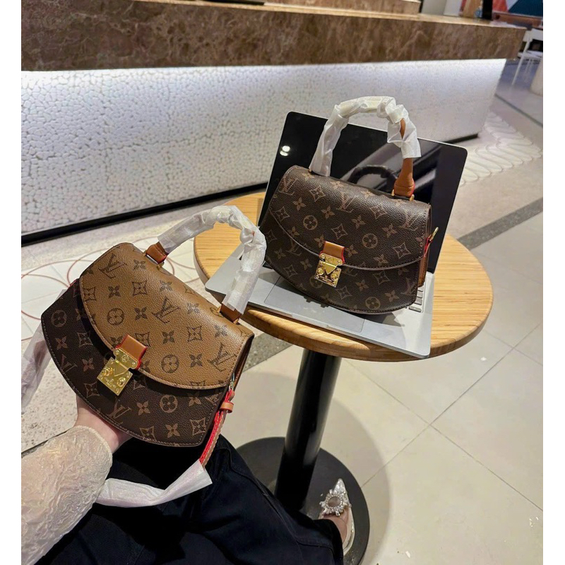 Túi L.V quai xách khoá bóp