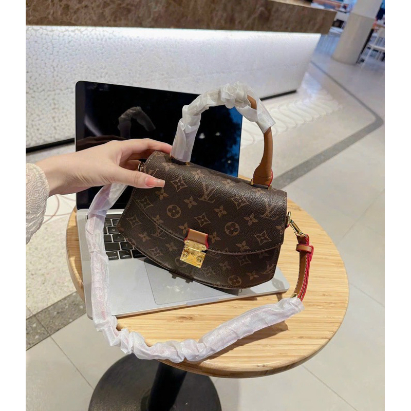 Túi L.V quai xách khoá bóp