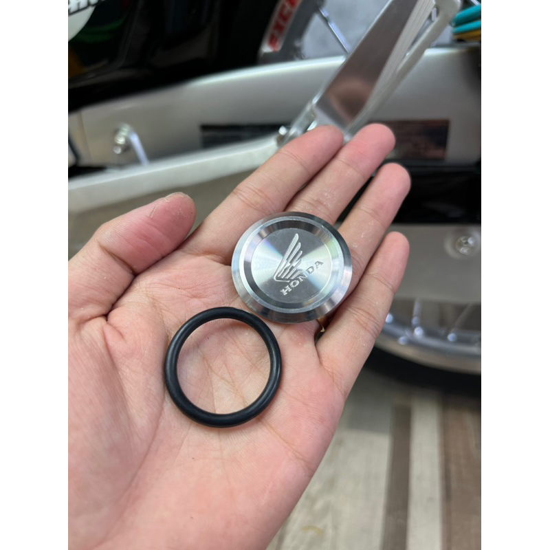 Nút đậy cacte mẫu cánh chim Honda