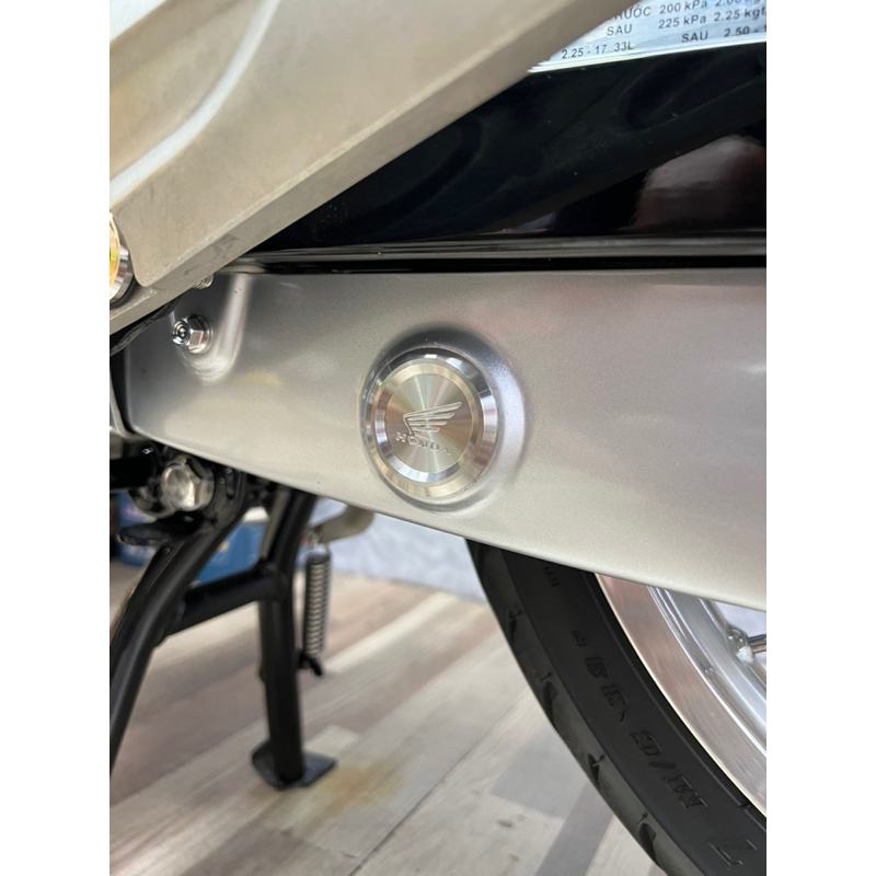 Nút đậy cacte mẫu cánh chim Honda