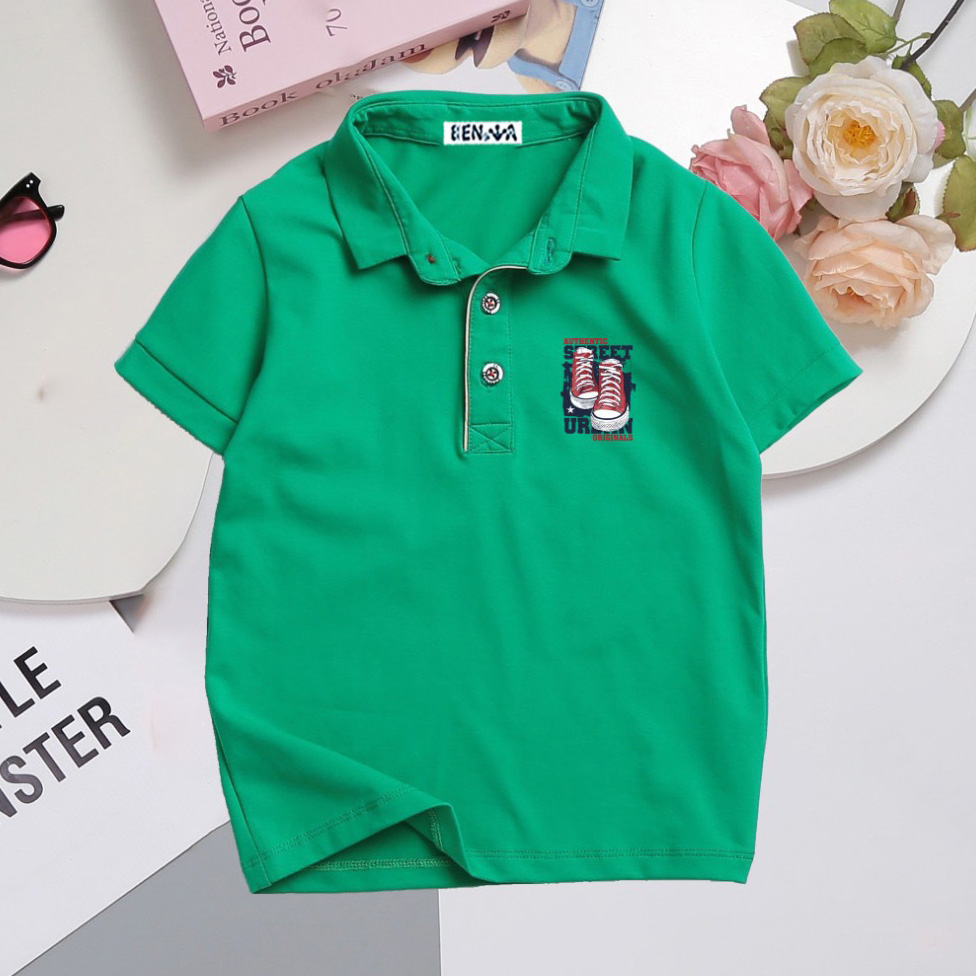 Áo thun cotton cổ bẻ ( 2 màu xanh và trắng) in đôi giày 2 mặt trước sau cho bé trai