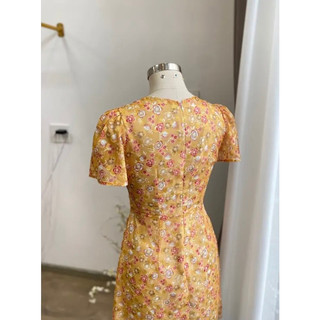 Đầm Hoa Cổ Chữ V Xếp Ly Eo