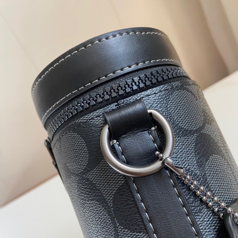 Túi Coach barrel đeo chéo nam