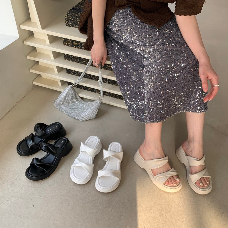 GL_A6_0345 dép hai quai